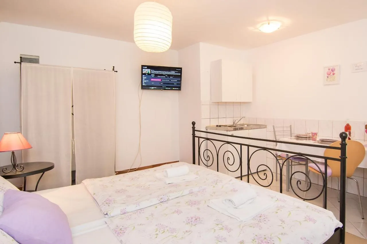 Guest house Apartments & Rooms Darrer Porec