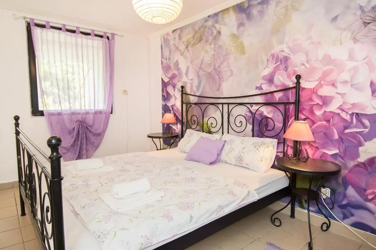 Apartments & Rooms Darrer Poreč 3*,