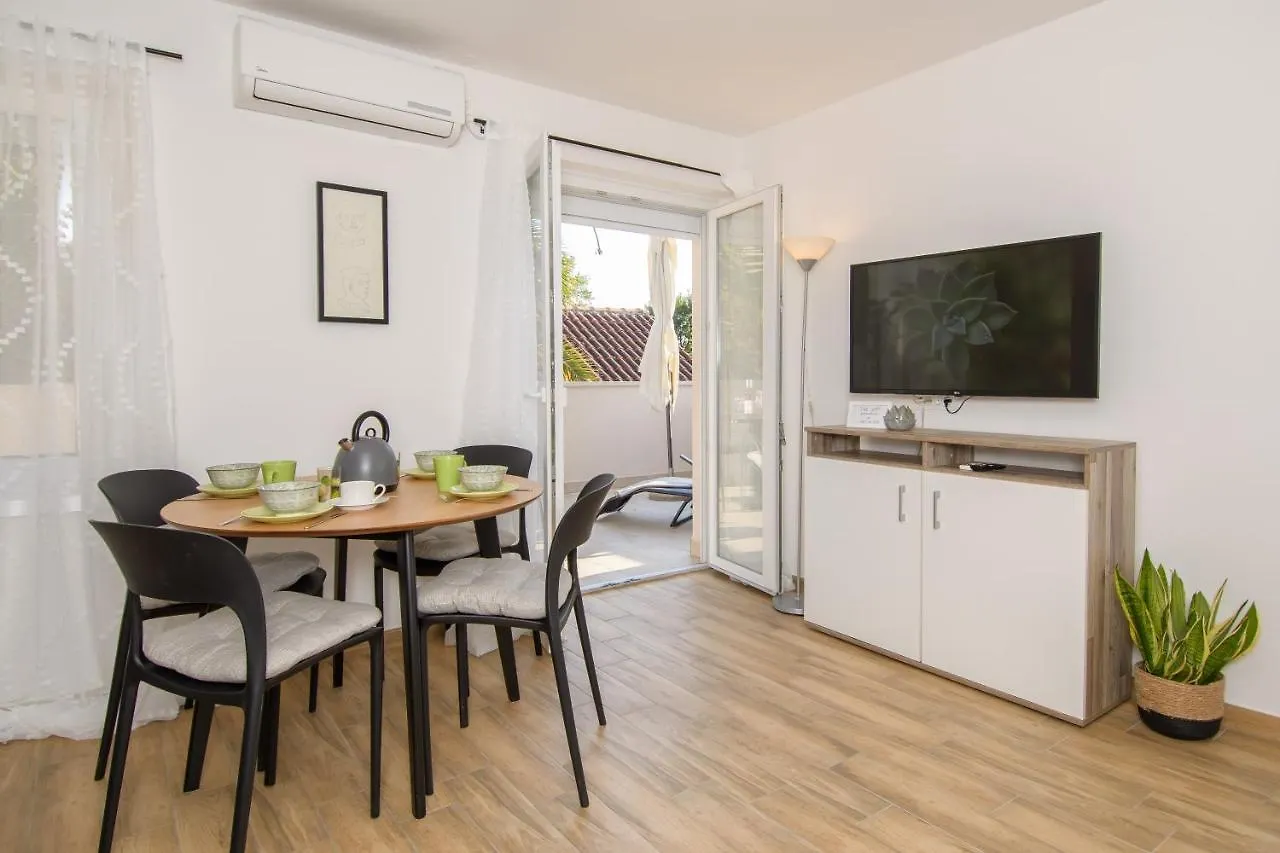 Apartments & Rooms Darrer Porec