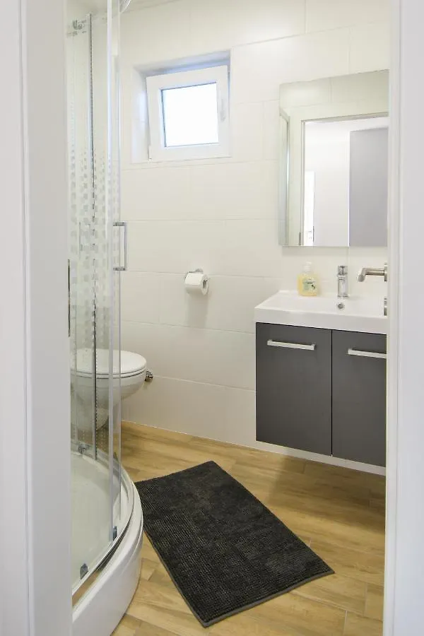 Apartments & Rooms Darrer Porec 3*,