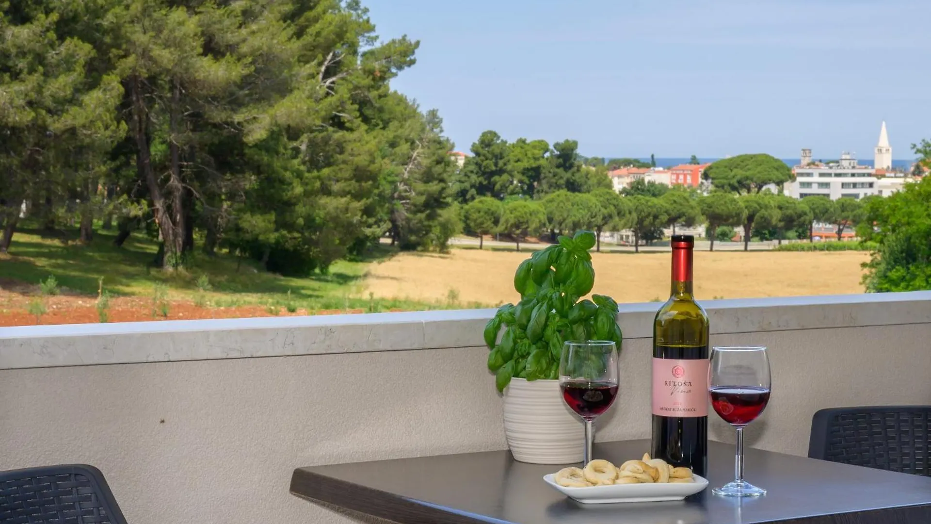 Apartments & Rooms Darrer Porec Guest house